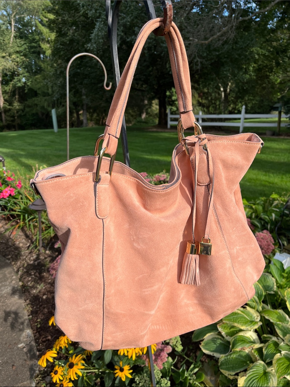 Elegant Blush Pink Suede Tote Handbag - Picture 2 of 11